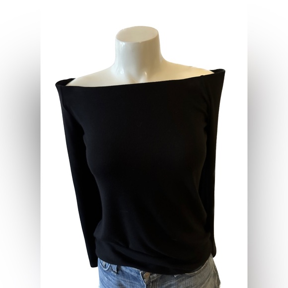 Highline off shoulder Knit Top - Picture 4 of 4
